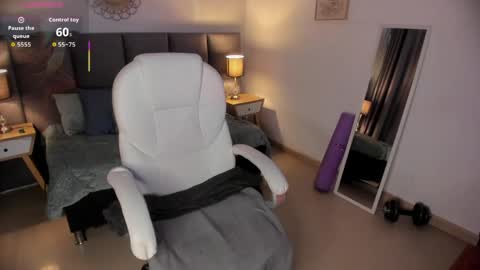 Luna online show from 05/29/26, 12:58