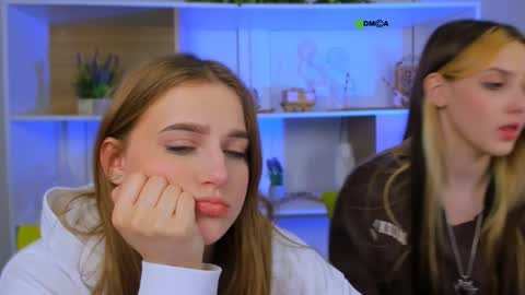 Luna online show from 09/13/25, 07:13