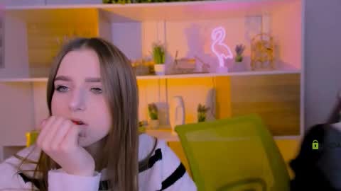 Luna online show from 10/10/25, 07:13