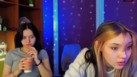 Luna online show from 11/23/25, 09:09