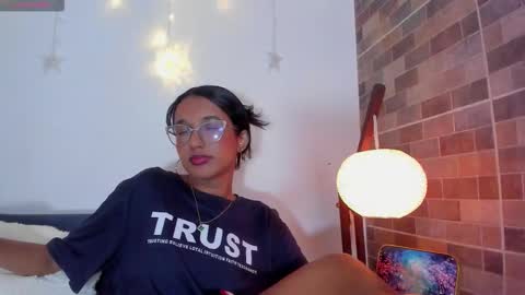 luna_valen online show from 02/03/26, 09:31