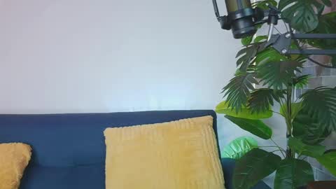 luna_valen online show from 05/28/26, 04:21