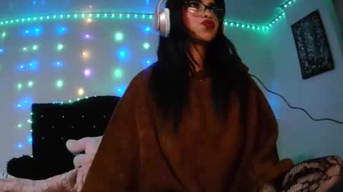 luna_velvet7 online show from 05/18/26, 01:24