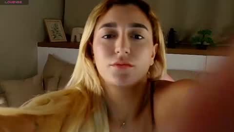 Luna online show from 06/15/26, 08:44