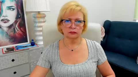 L u n a online show from 06/17/26, 06:27