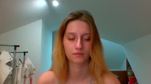Snapshot of luna_xsensual chatting on 12/02/24, 05:59 L U N A online show from 12/02/24, 05:59