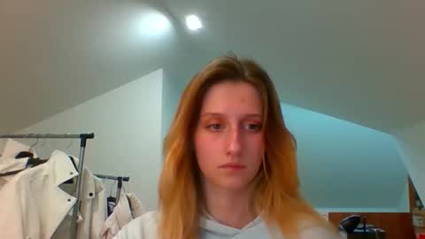 Snapshot of luna_xsensual chatting on 12/06/24, 03:00 L U N A online show from 12/06/24, 03:00