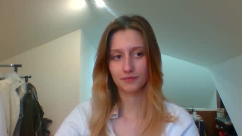 Snapshot of luna_xsensual chatting on 01/17/25, 02:39 L U N A online show from 01/17/25, 02:39