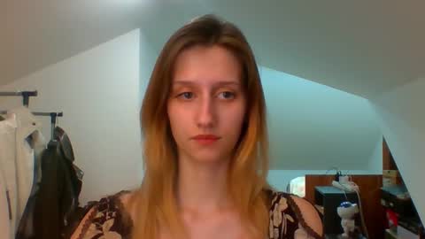 Snapshot of luna_xsensual chatting on 01/24/25, 06:25 L U N A online show from 01/24/25, 06:25