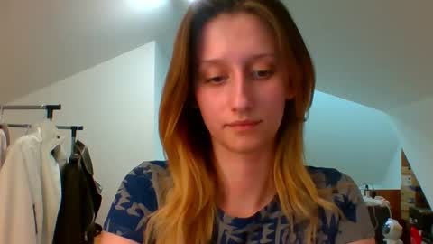 Snapshot of luna_xsensual chatting on 02/12/25, 04:11 L U N A online show from 02/12/25, 04:11