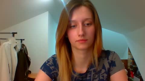 Snapshot of luna_xsensual chatting on 02/17/25, 04:48 L U N A online show from 02/17/25, 04:48