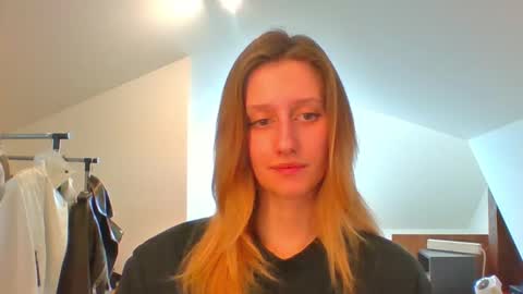 Snapshot of luna_xsensual chatting on 02/26/25, 10:58 L U N A online show from 02/26/25, 10:58