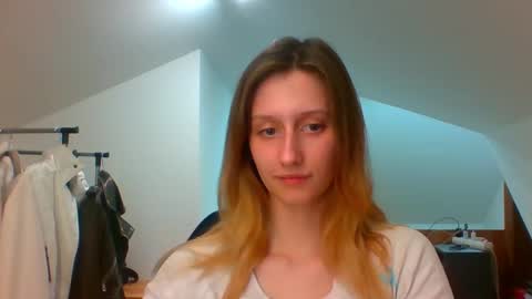 Snapshot of luna_xsensual chatting on 03/12/25, 06:44 L U N A online show from 03/12/25, 06:44