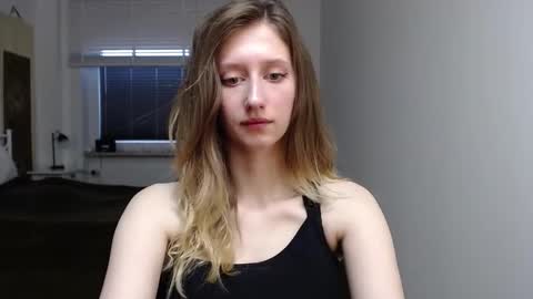 L U N A  online show from 09/22/25, 05:31