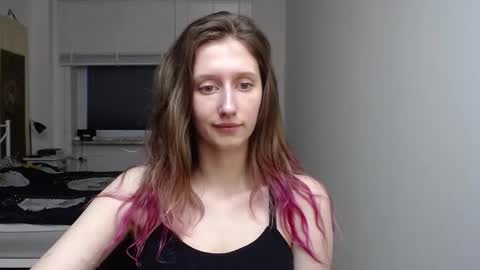 L U N A  online show from 11/26/25, 07:09