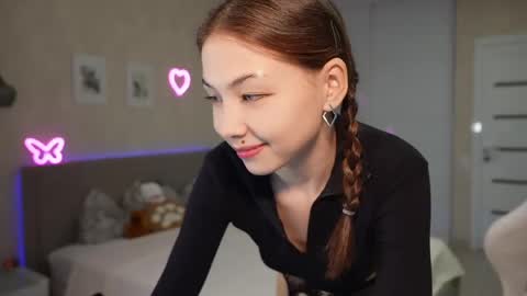Snapshot of luna_yung chatting on 04/15/26, 05:31 Sweet Luna online show from 04/15/26, 05:31