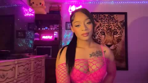 lunaa_11 online show from 05/29/26, 06:00