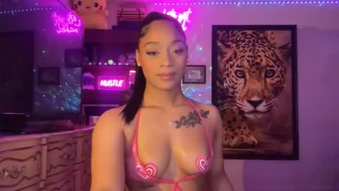 lunaa_11 online show from 06/10/26, 06:23