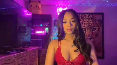 lunaa_11 online show from 06/24/26, 07:40