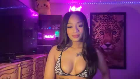 lunaa_11 online show from 06/25/26, 06:18