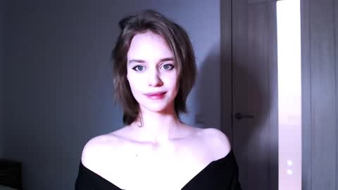 Luna online show from 12/29/24, 08:04