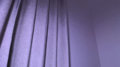 Luna online show from 01/21/25, 04:32