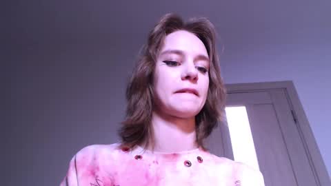 Luna online show from 01/22/25, 02:04