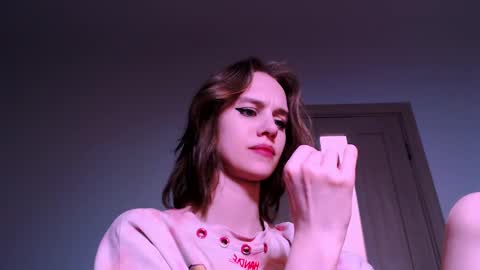 Luna online show from 02/12/25, 04:44