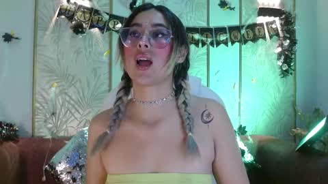 Luna online show from 11/04/25, 04:00