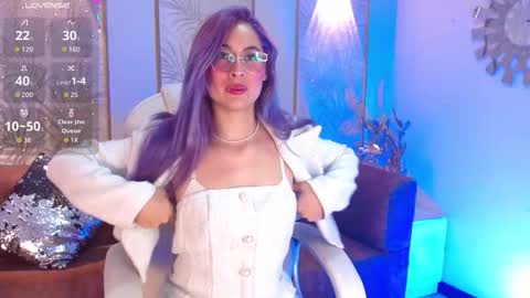 Luna online show from 11/12/25, 03:51