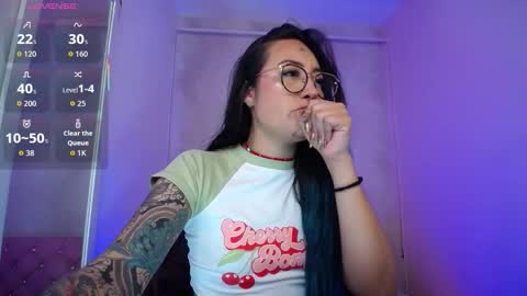 Snapshot of lunaaponte chatting on 11/28/25, 02:14 LUNA online show from 11/28/25, 02:14