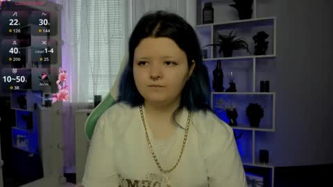 Snapshot of lunaar_ chatting on 04/02/26, 05:16 Luna online show from 04/02/26, 05:16