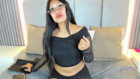 LunaAura online show from 07/12/26, 04:25