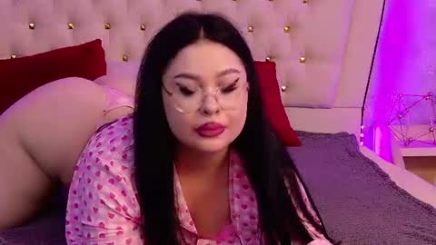 Snapshot of lunababe_ chatting on 06/13/26, 11:19 lunababe_ online show from 06/13/26, 11:19