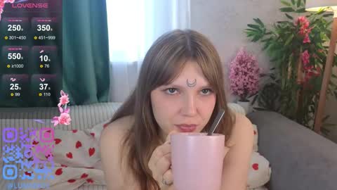 Luna online show from 09/30/25, 05:12