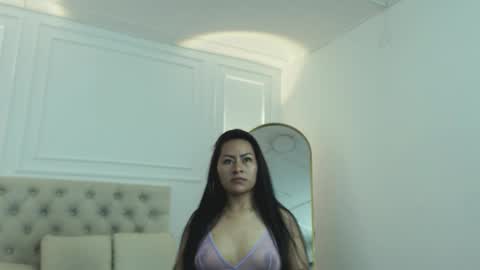 lunabella_212 online show from 10/26/25, 01:50