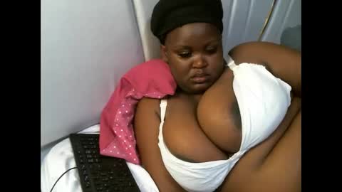 lunabloom01 online show from 11/16/25, 08:47