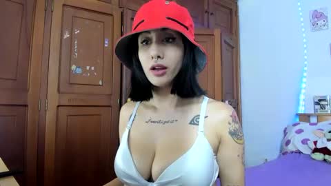 lunacristal_moon online show from 09/12/25, 06:02