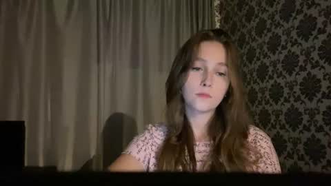 lunafeather online show from 06/15/26, 06:32