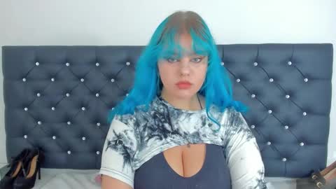 Luna online show from 09/17/25, 10:39