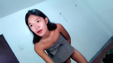 lunafoxx_ online show from 02/18/26, 05:20