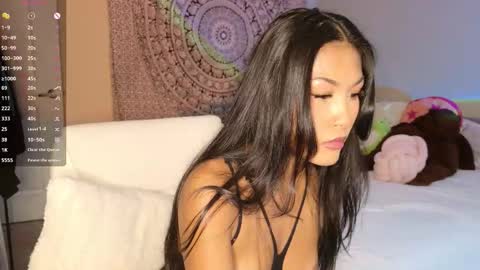 luna dela cruz online show from 11/25/25, 08:31