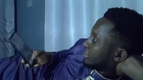 lunalove22_ online show from 10/31/25, 04:41