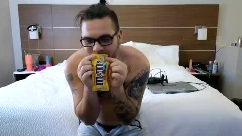 Luna Love online show from 01/04/25, 04:44