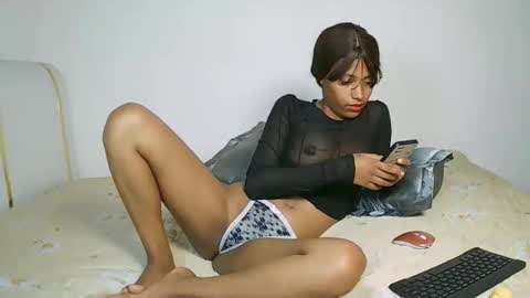 Snapshot of lunalovee69 chatting on 05/26/26, 05:42 lunalovee69 online show from 05/26/26, 05:42