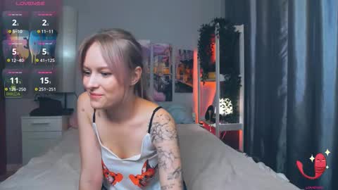 Luna online show from 09/29/25, 03:39