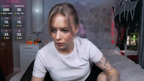 Luna online show from 10/20/25, 02:50