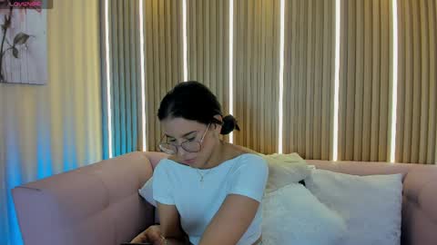 Snapshot of lunamillers_ chatting on 06/04/26, 04:18 lunamillers_ online show from 06/04/26, 04:18