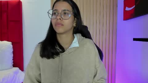 lunamillers_ online show from 06/30/26, 04:57