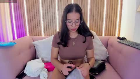 lunamillers_ online show from 07/09/26, 04:27